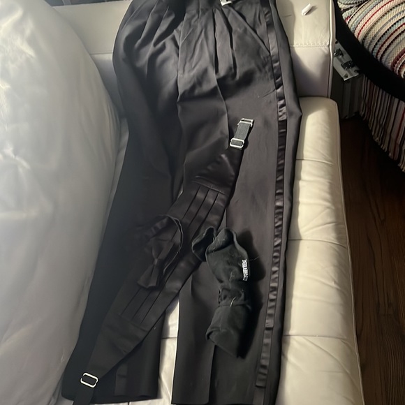 Tuxedo - Picture 3 of 4